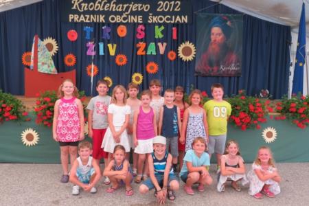 KNOBLEHARJEVO 2012- Otroški živ žav 1